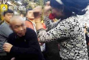 大妈大叔吃瓜,吃瓜群众如何成为焦点