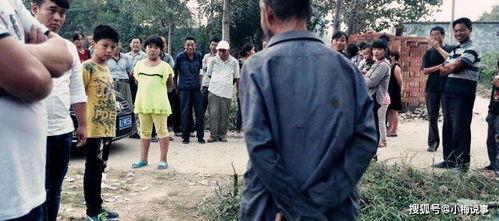 吃瓜群众电梯看热闹,揭秘现代都市的“围观”现象