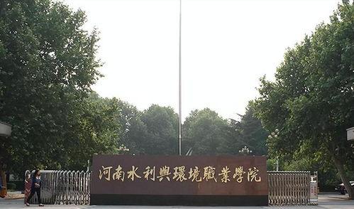 吃瓜副科长,揭秘官场背后的“瓜田”故事