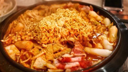 小瓜视频吃泡面,泡面美食大比拼，谁才是泡面达人？