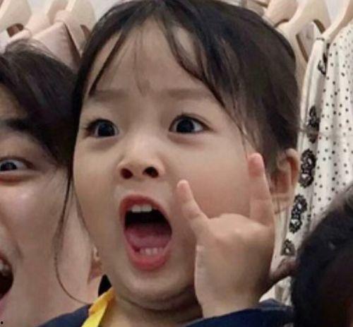 吃瓜人情侣头像,甜蜜吃瓜，共享甜蜜时光