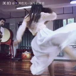 黑妞吃瓜视频,揭秘娱乐圈幕后故事