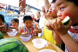 商场吃瓜大赛文案,全民狂欢，瓜香四溢的美食盛宴