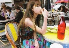 街头女吃瓜,揭秘都市女性的闲聊生活