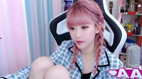 奈奈直播间吃瓜,一场吃瓜盛宴，揭秘娱乐圈幕后故事