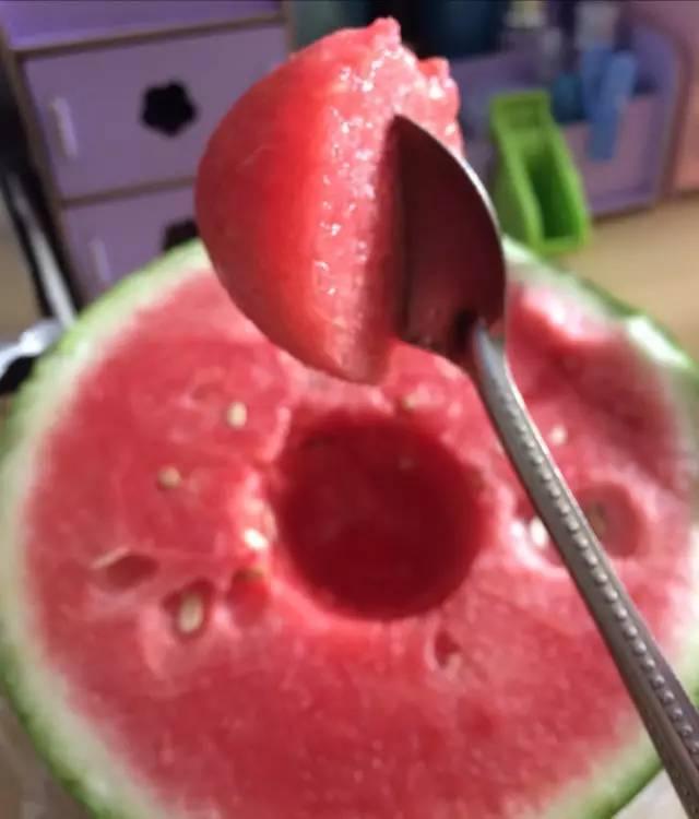 吃深夜的瓜,揭秘娱乐圈那些不为人知的秘密