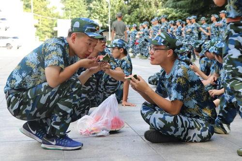 军人可以吃瓜吗,军人也能享受的“甜蜜瓜果时刻”