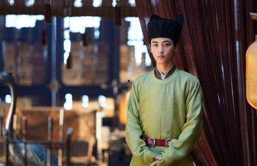 边程吃瓜,揭秘娱乐圈背后的那些事儿