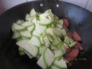 冰淇淋小白瓜怎么吃,夏日消暑新宠，轻松制作教程